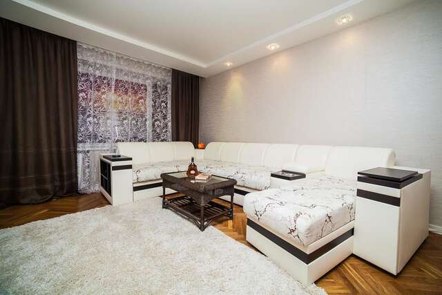 Апартаменты Apartment on Kolas Square Минск-4